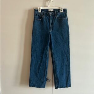 Women’s Abercrombie and Fitch ‘90s Relaxed Jean High Rise (Short size 10)